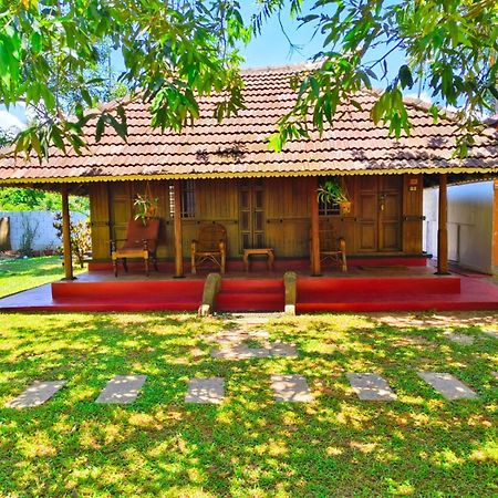 Heritage Marari Mararikulam Bagian luar foto